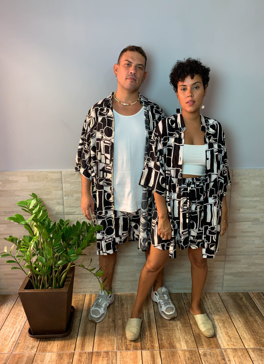 Short abstrato preto e branco